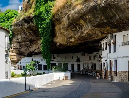 Los Tajos De Setenil *